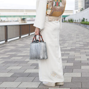 竹の網代編みハンドバッグ