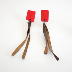 ネジネジイヤリング