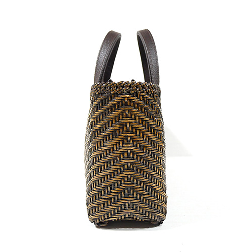 P1240454 籐のV字網代編みハンドバッグ